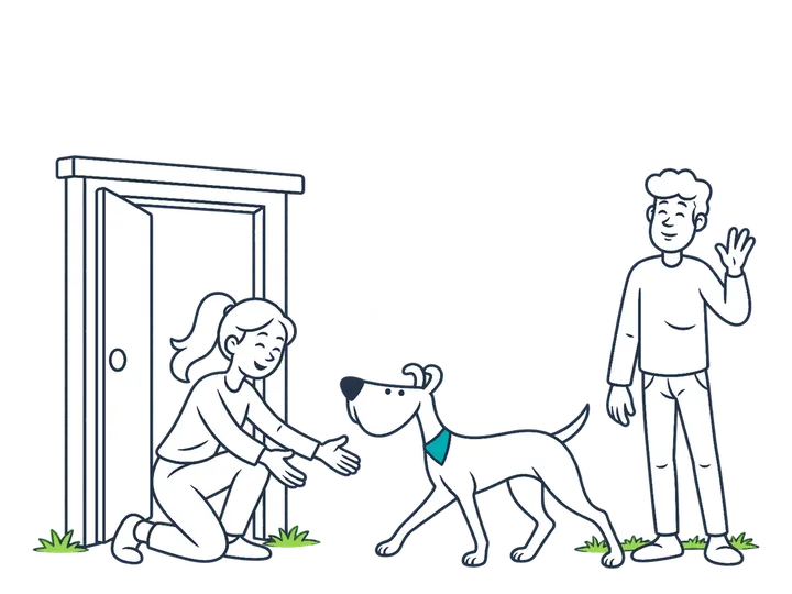 Una voluntaria recibe con cariño a un perro de Miwuki en la puerta mientras una persona se despide.